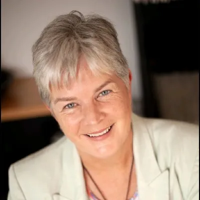 Susannah de Bievre, Tinopai Community Trust trustee